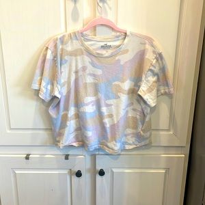 cropped camo hollister t shirt, size Large, worn maybe 3 times